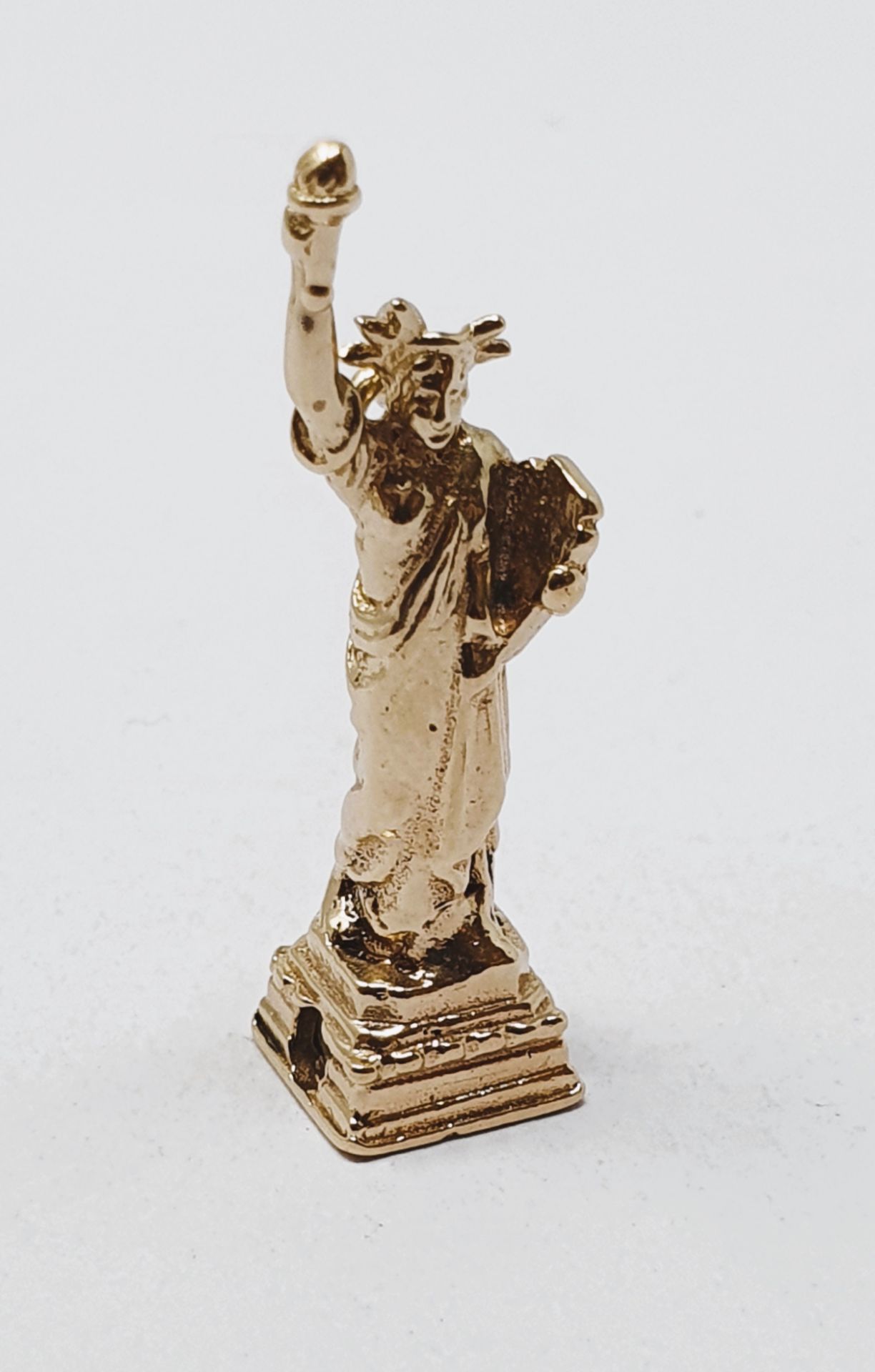 Vintage Statue of Liberty charm stamped 14K, gross weight 5.