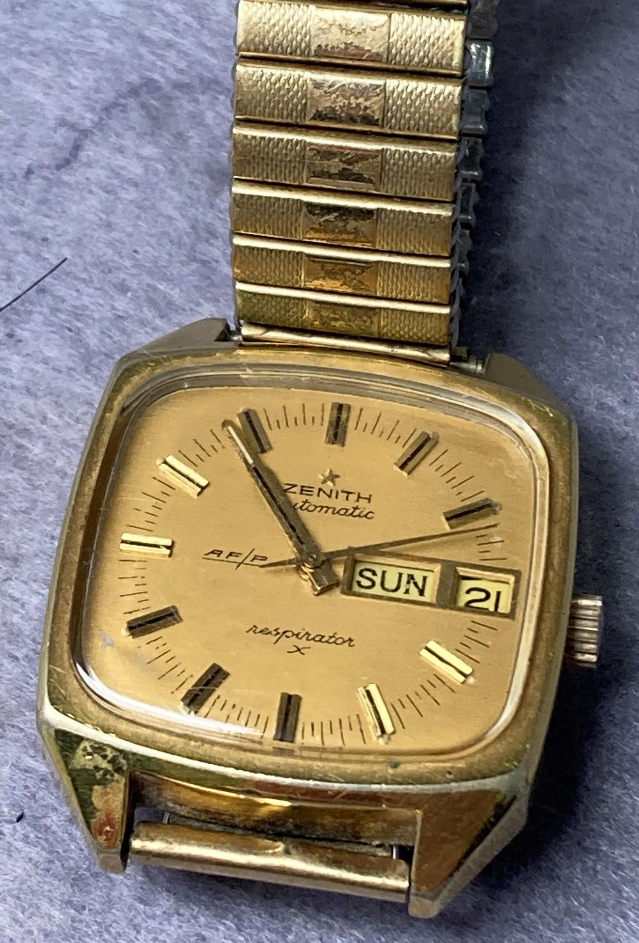 A gold-plated gents Zenith Automatie AF/P Respirator vintage watch (saleroom location: S3 GC6) - Image 2 of 2