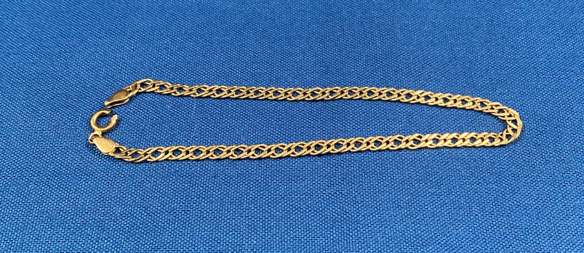 14ct gold (585) link bracelet with broken clasp, 8" long. Weight: 3.