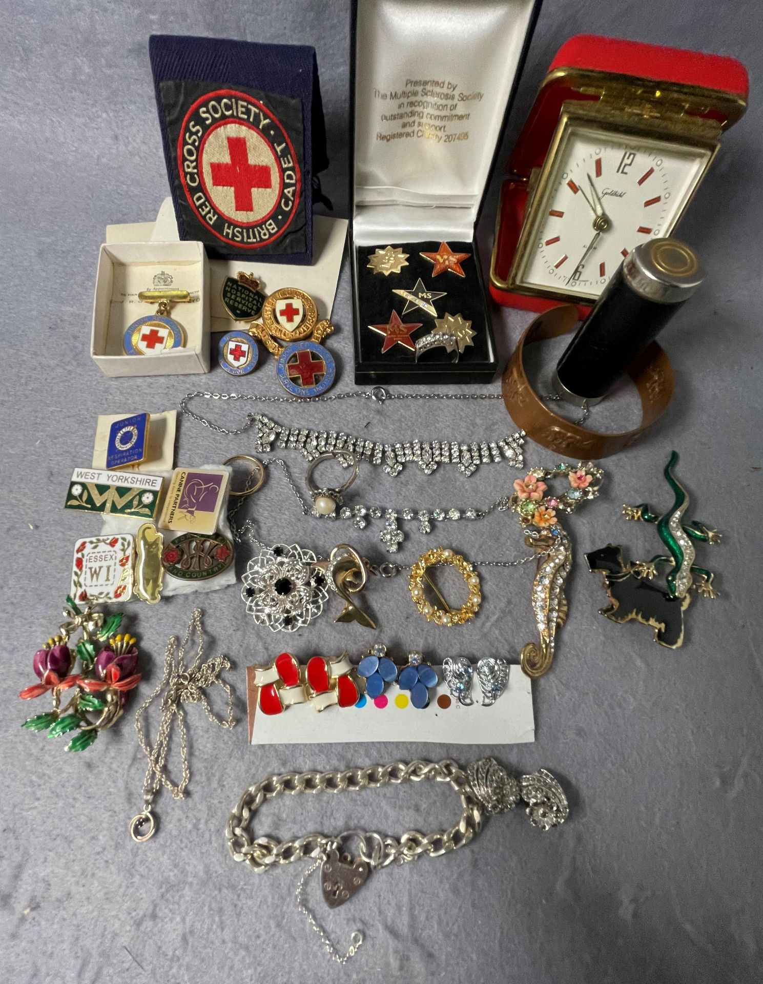 Contents to box - assorted jewellery including a silver hallmarked chain, - Image 2 of 5