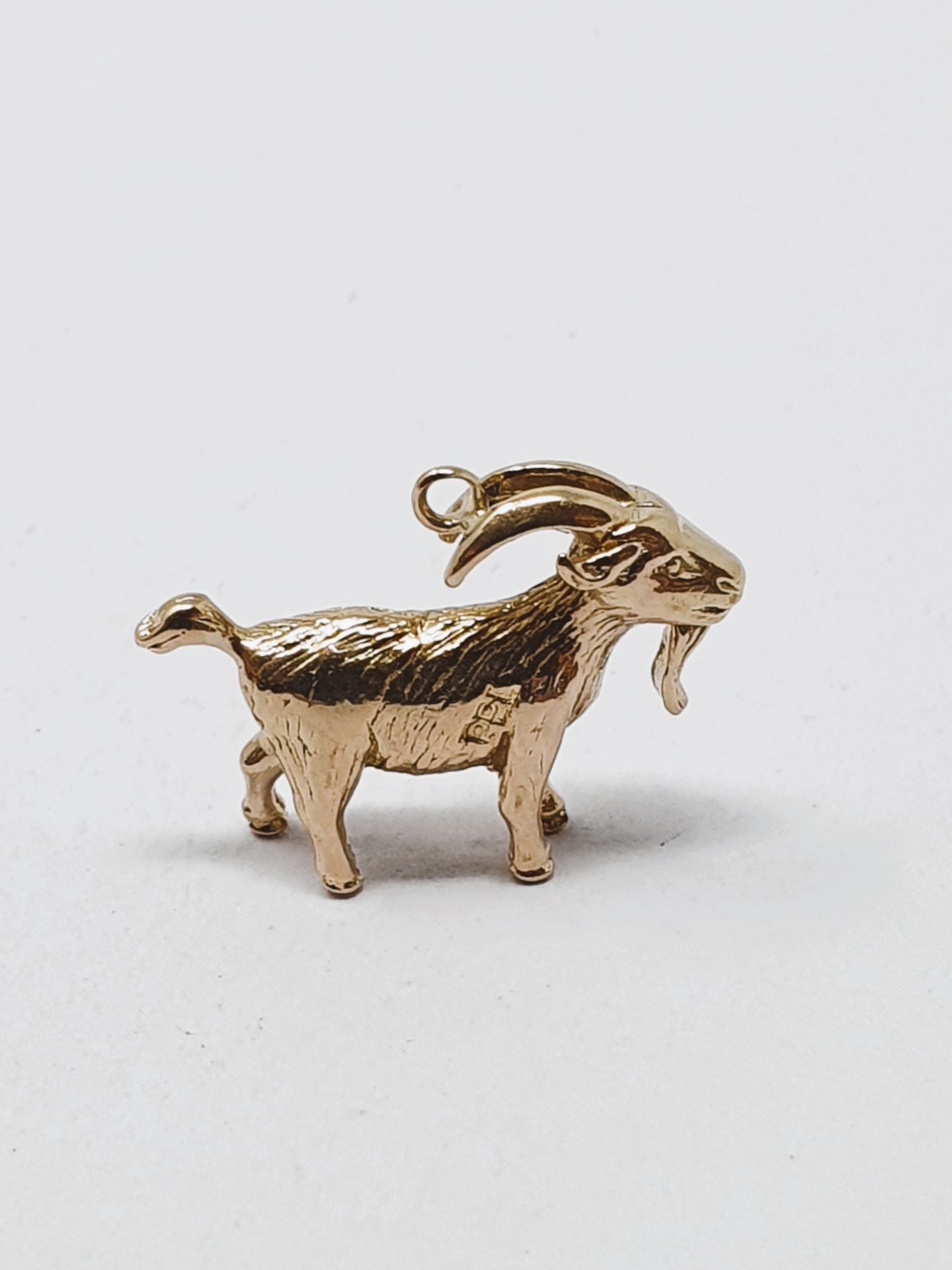 9ct gold vintage billy goat charm, gross weight 2.