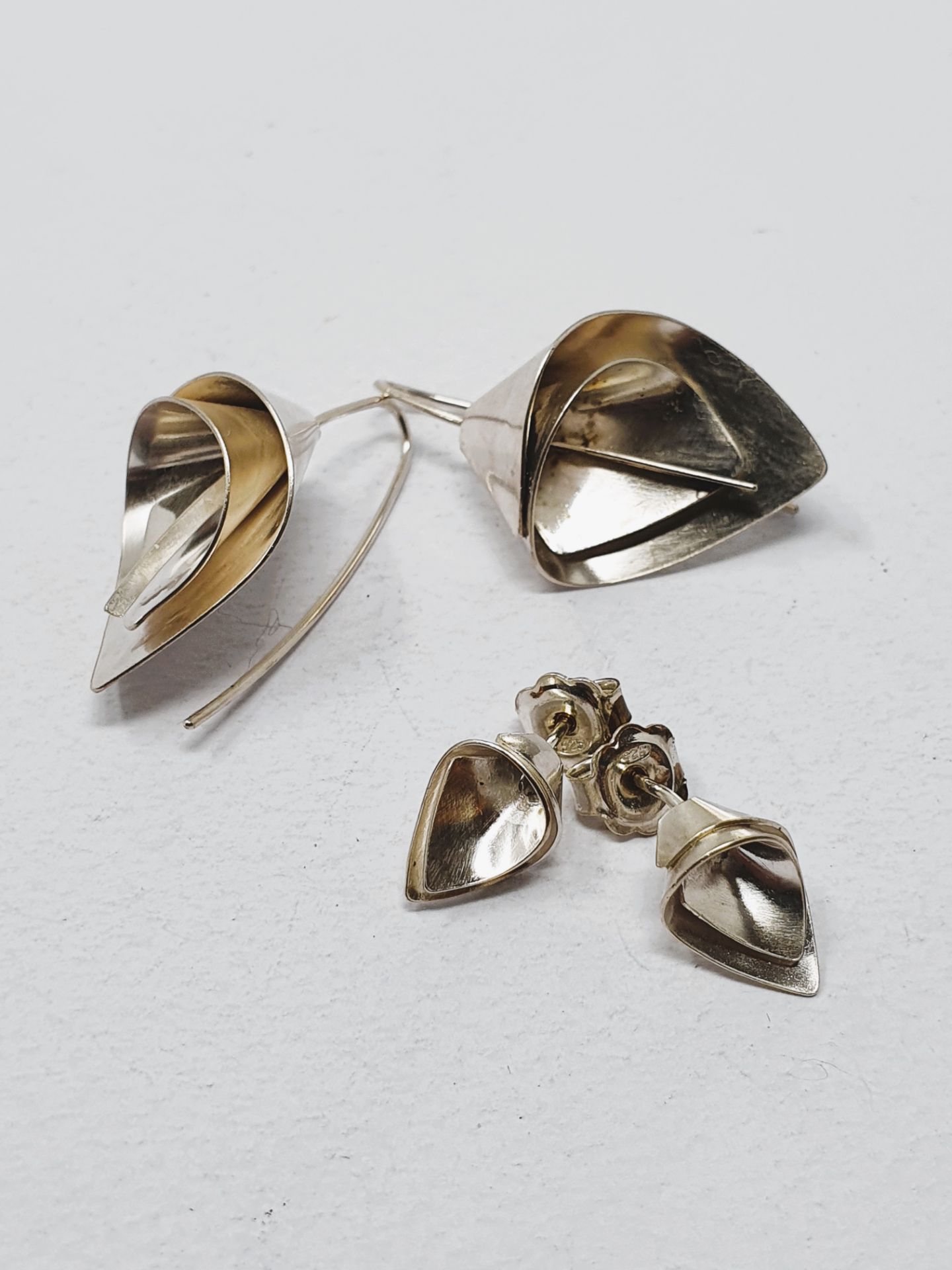 Sian Elizabeth Hughes, handmade sterling silver 'Flourish' design, - Image 4 of 5