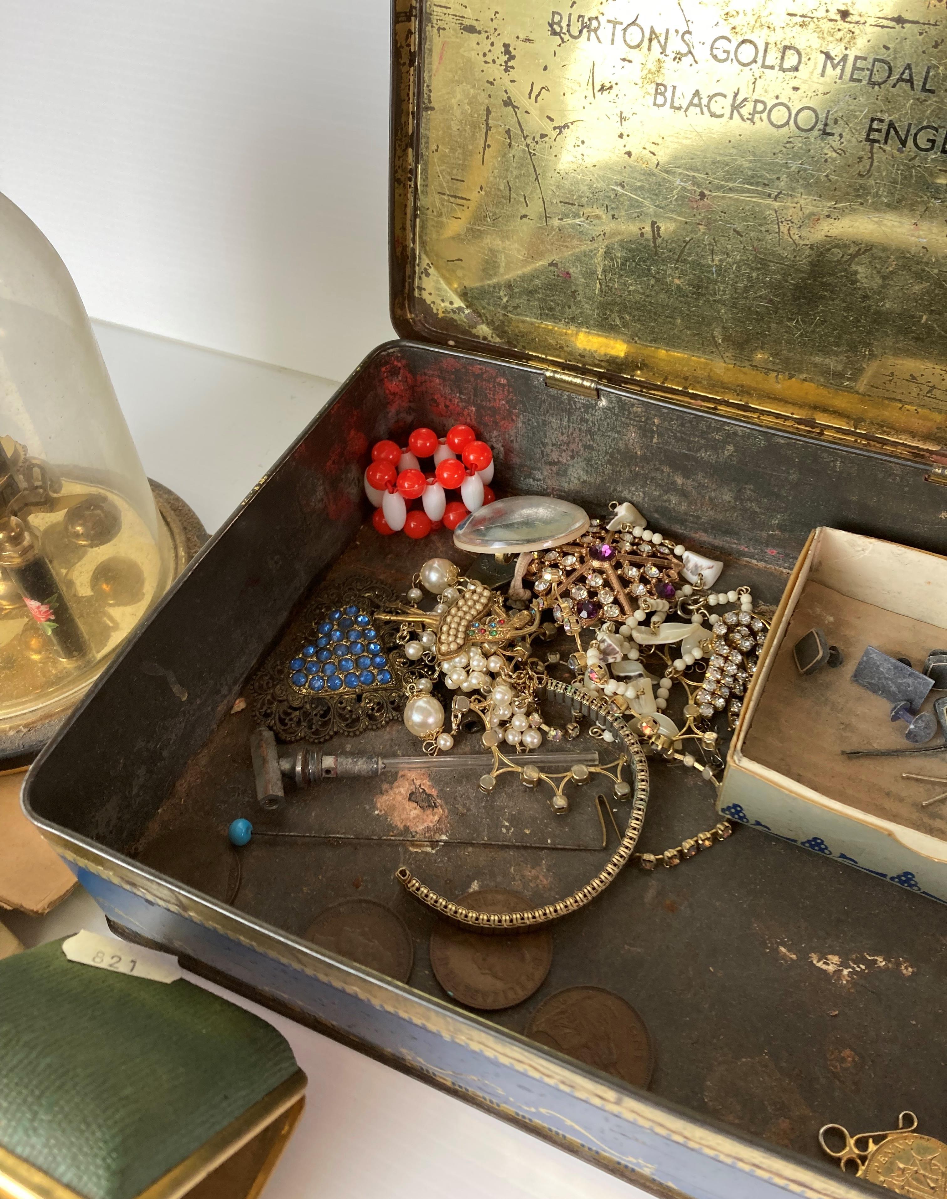 Contents to tin - assorted costume jewellery and watches, brooches, cufflinks, - Image 5 of 7