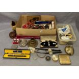 Contents to box - assorted costume jewellery including mother of pearl, agate necklaces, brooches,