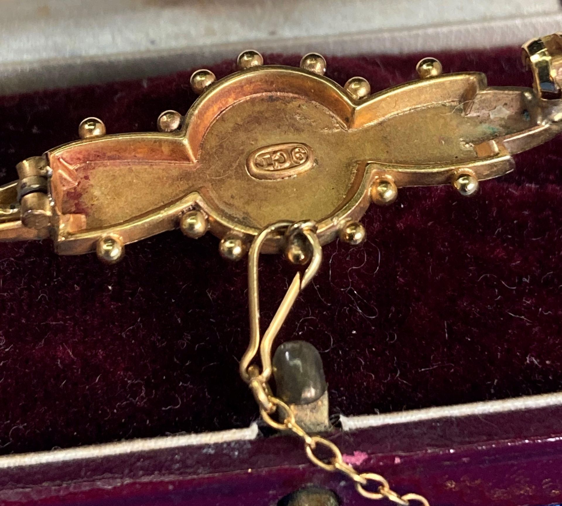 Two vintage 9ct gold brooches - one with central ruby surrounded by seed pearls and the other with - Image 4 of 5