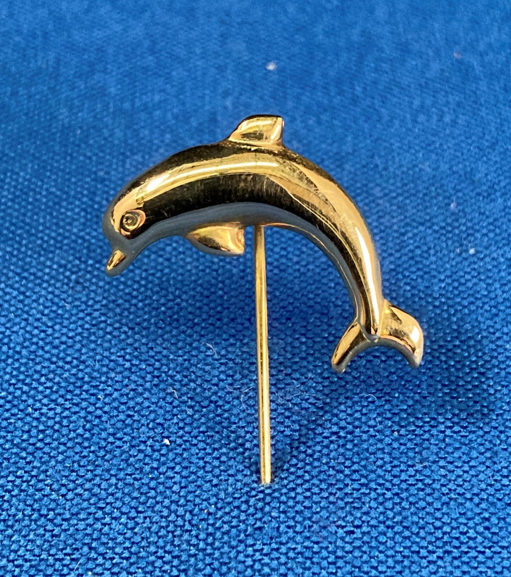 14ct gold (585) dolphin pin brooch/tie pin. Weight: 1.
