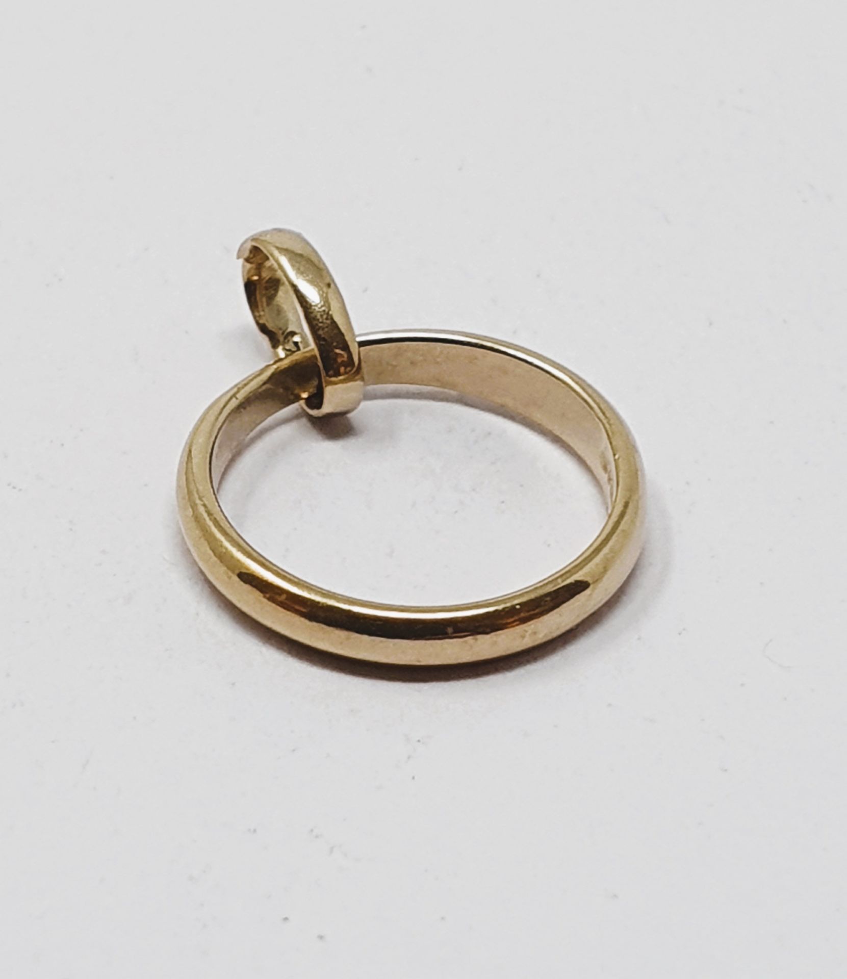 9ct gold vintage wedding ring charm, gross weight 0.