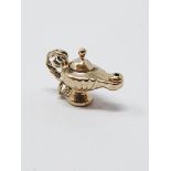 9ct gold vintage Aladdin's lamp charm, gross weight 2.