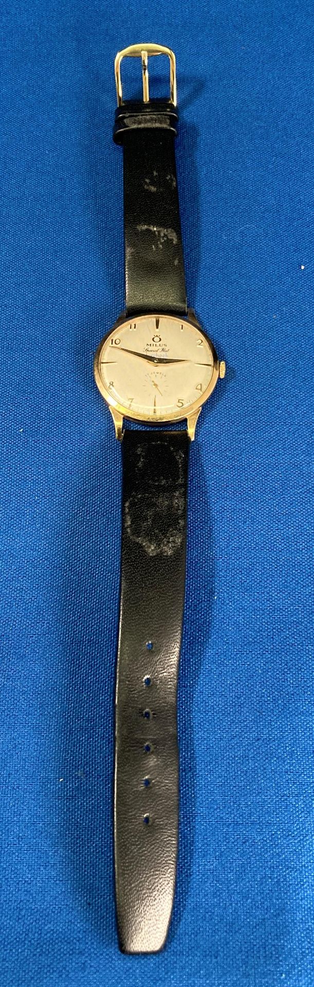 9ct gold (375) Milus special flat Darchock 17 jewels wrist-watch with black leather strap - working - Image 3 of 4