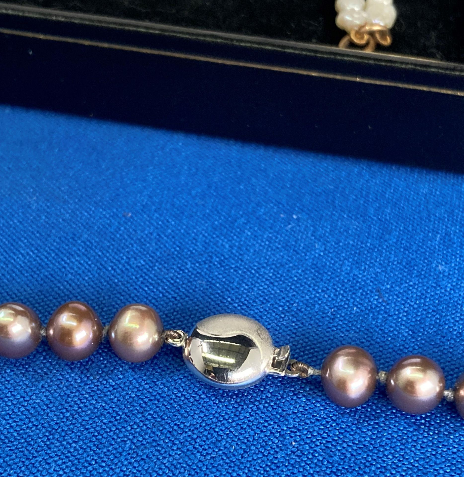 18ct white gold (750 - clasp) silver-toned pearl necklace (14" long), - Image 3 of 3