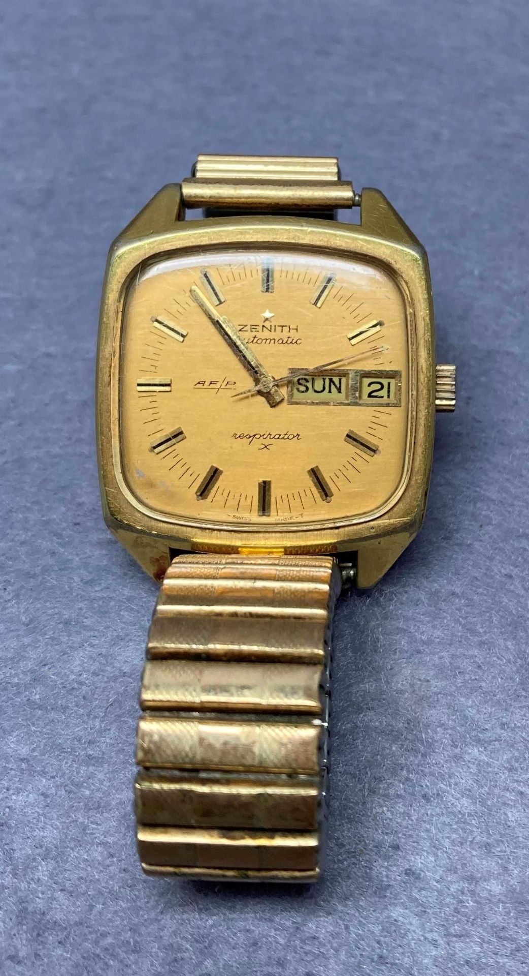 A gold-plated gents Zenith Automatie AF/P Respirator vintage watch (saleroom location: S3 GC6)
