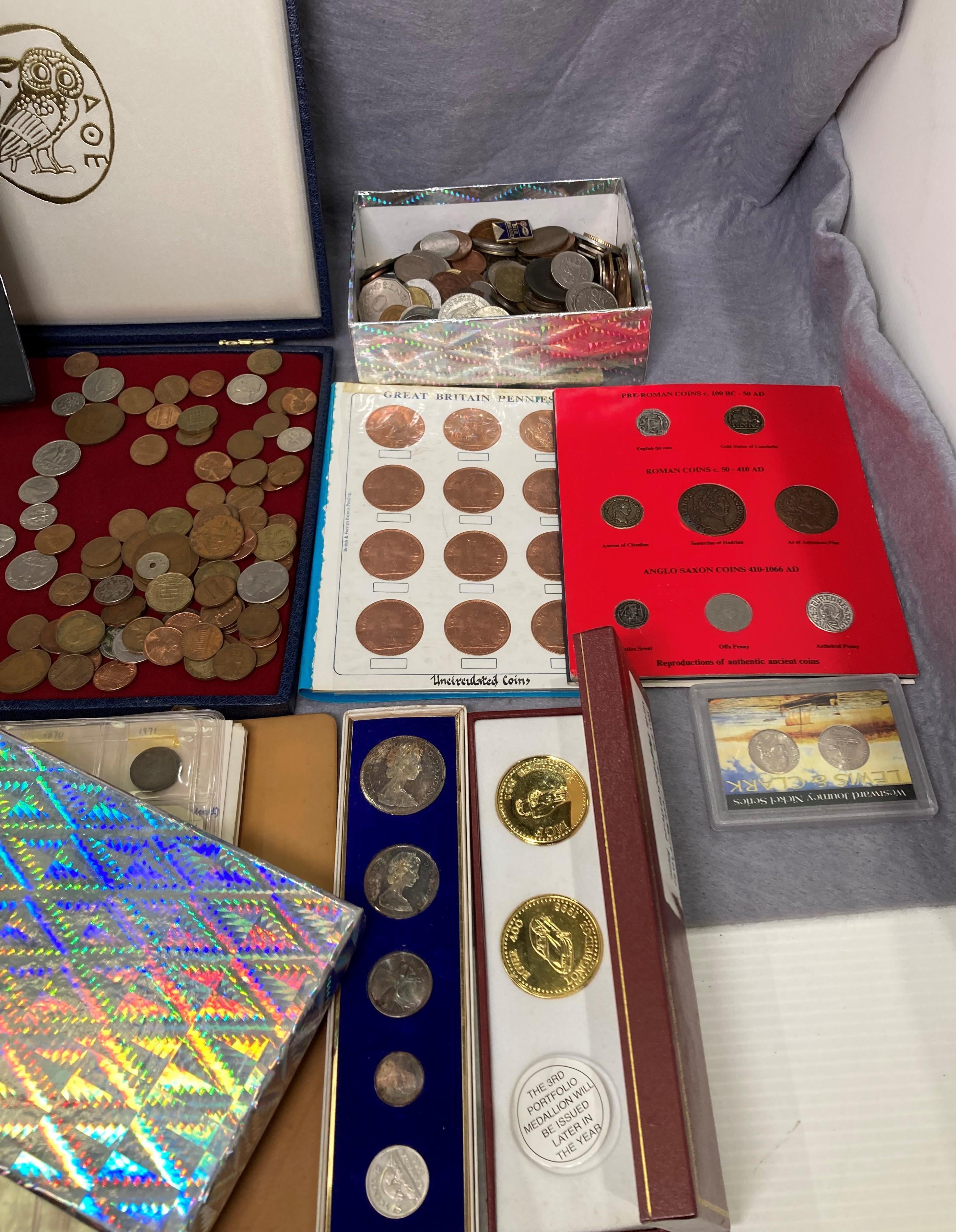 Contents to box - large quantity of assorted coins and coin sets including Vietnam, pennies, UK, - Image 4 of 7