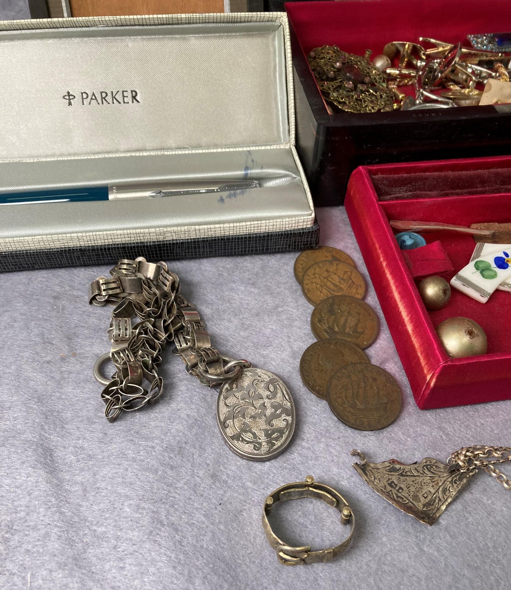 Five assorted silver hallmarked items including a vintage silver locket and chain, two other chains, - Image 2 of 4