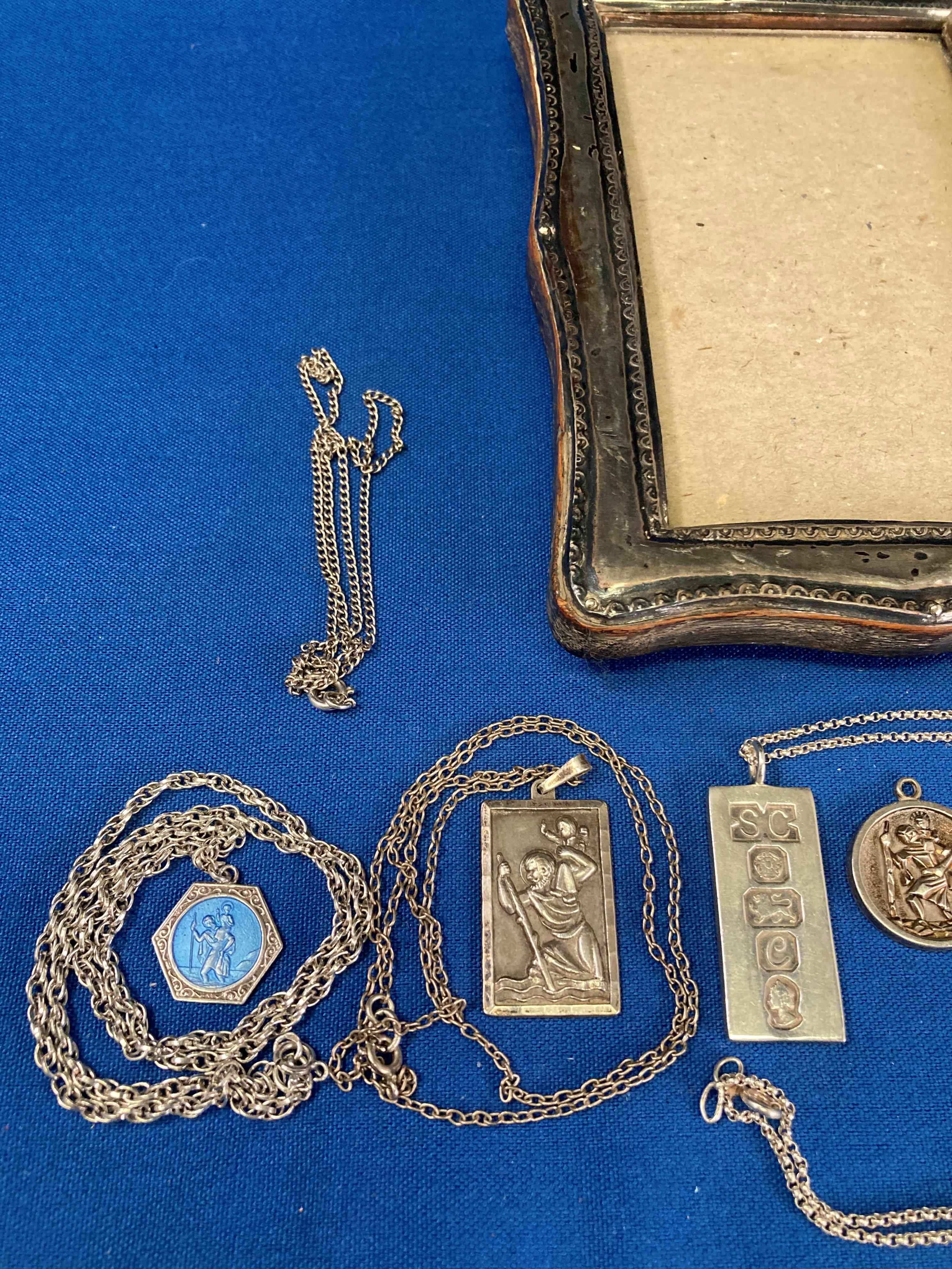 Four assorted silver (hallmark) chains and pendants including silver ingot, - Image 2 of 6