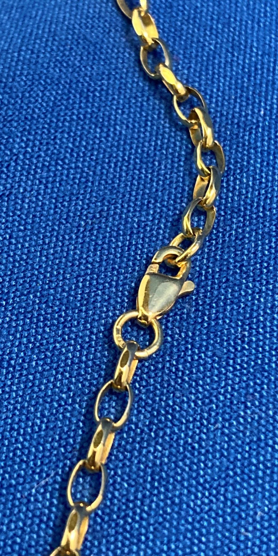 9ct gold (375) 28" long belcher chain. Weight: 11. - Image 2 of 3