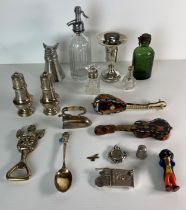 Contents to tray - assorted items including silver (1978,