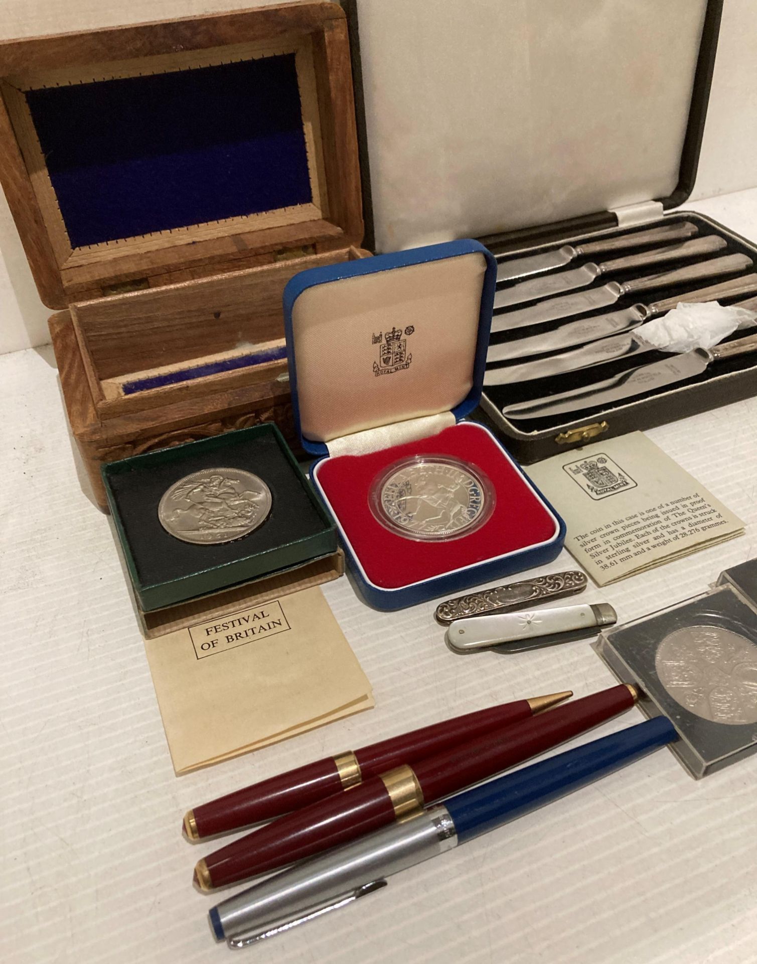 Contents to box including set of six cased silver hallmarked handled Art Deco style fruit knives, - Image 2 of 4