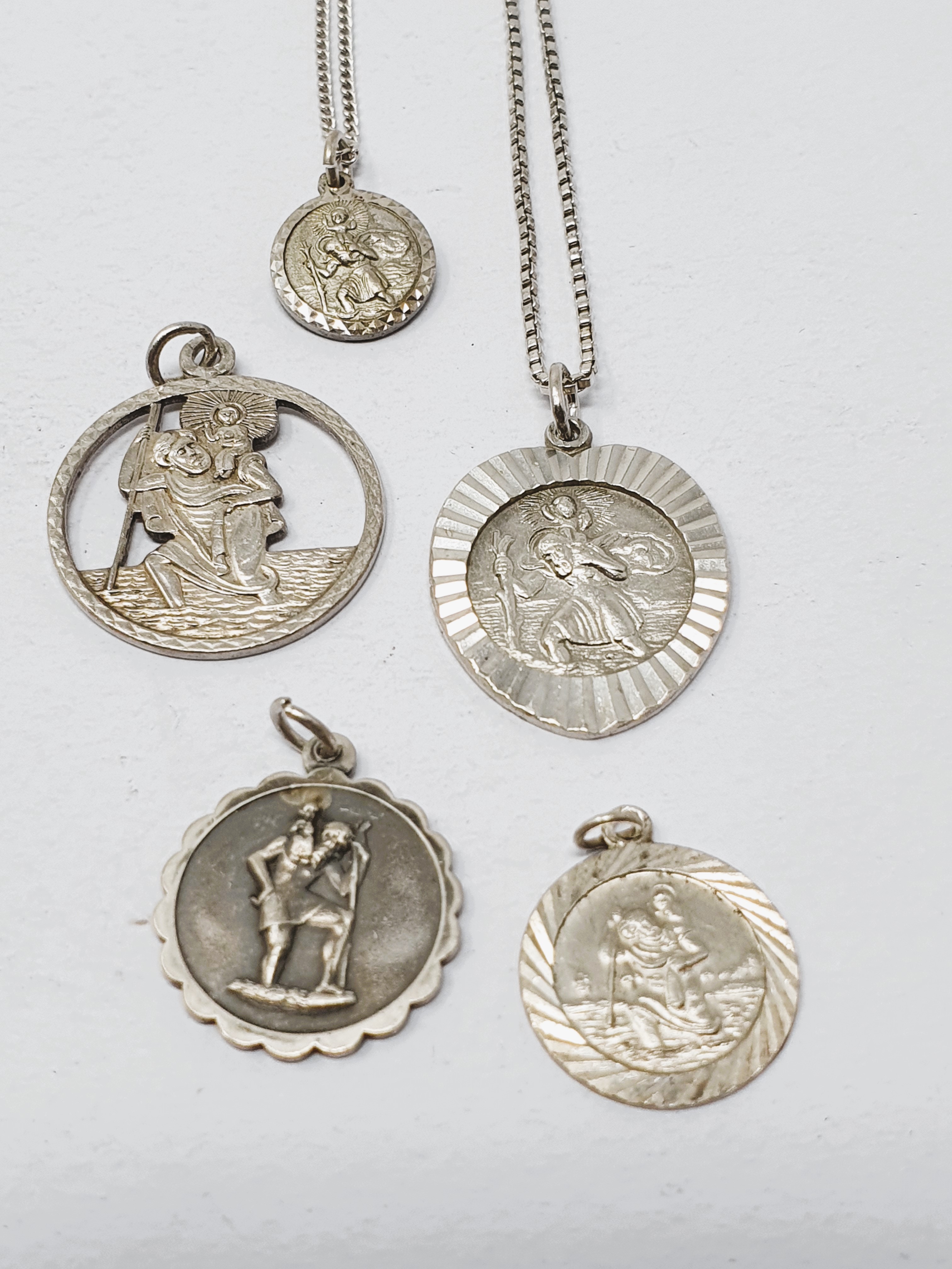 Three sterling silver fobs and a pair of silver gilt cufflinks, gross weight 31. - Bild 2 aus 3