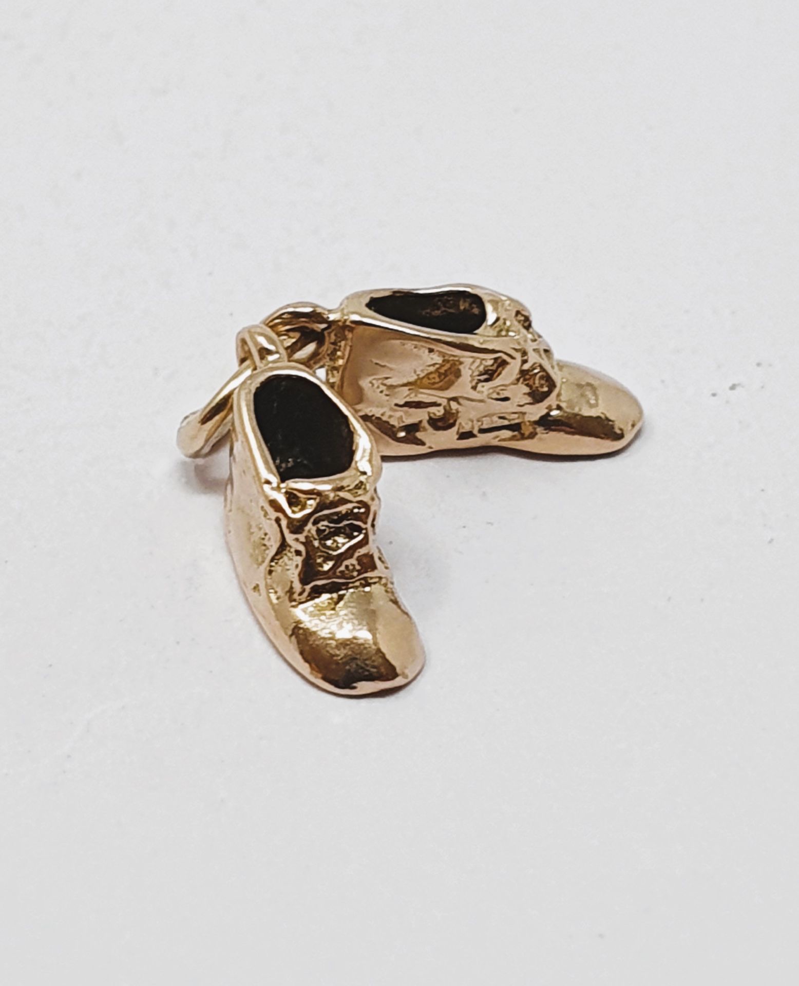 9ct gold vintage pair of boots charm, gross weight 1.