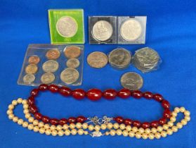 Contents to bag - assorted coins including Crowns 1935, Commemorative Crowns,