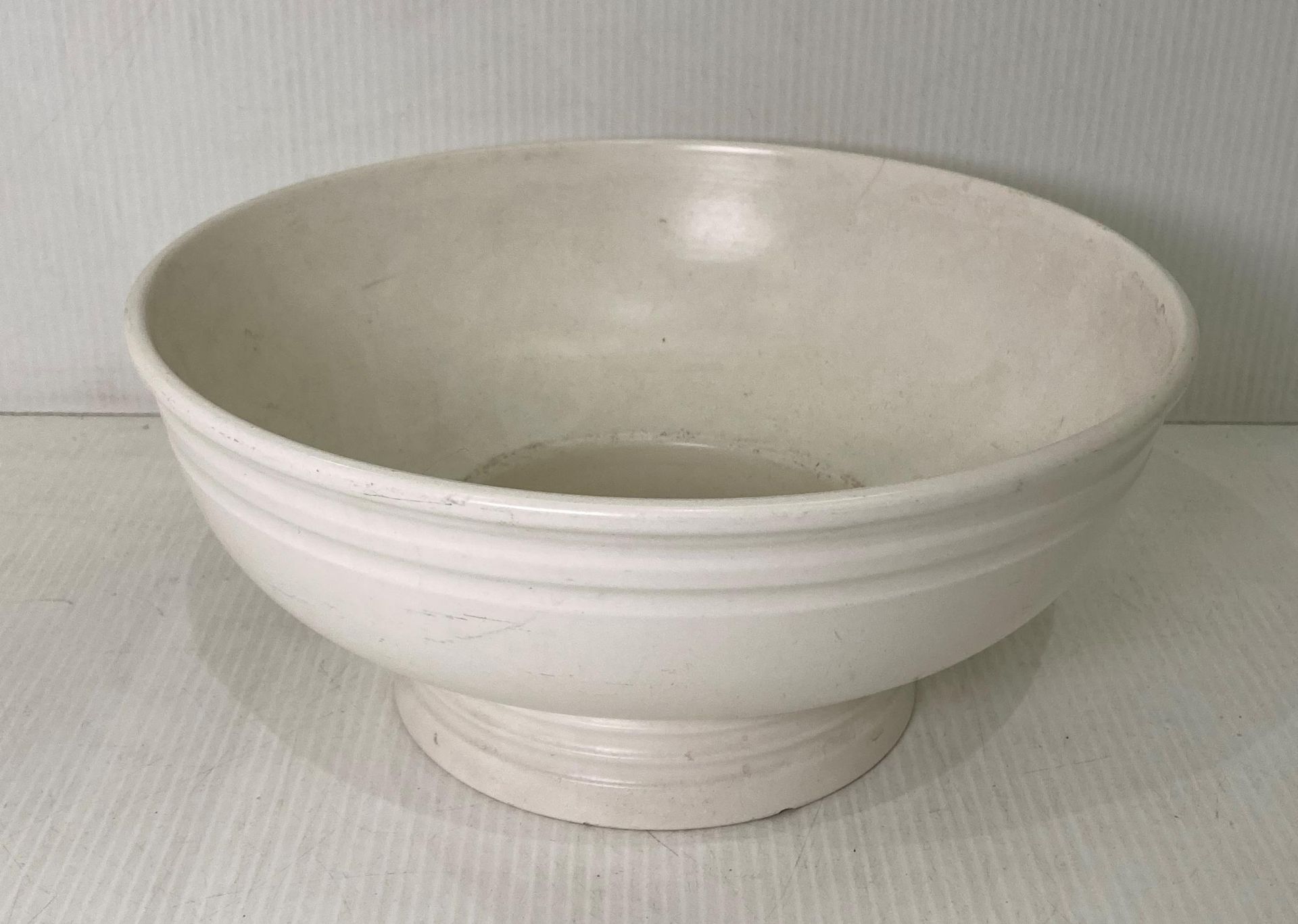 Wedgwood cream bowl, 26.