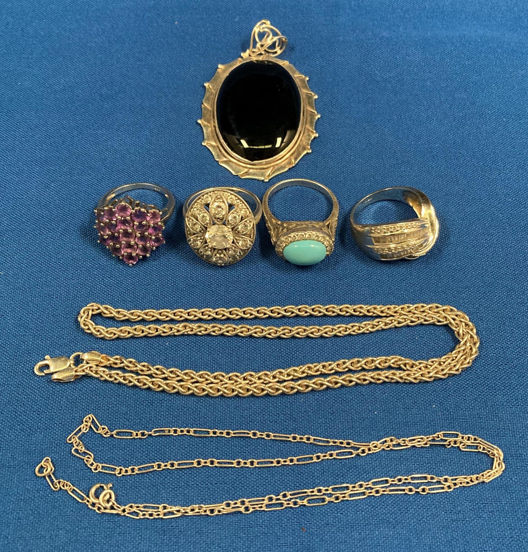 Contents to bag - assorted silver hallmarked jewellery including four rings,