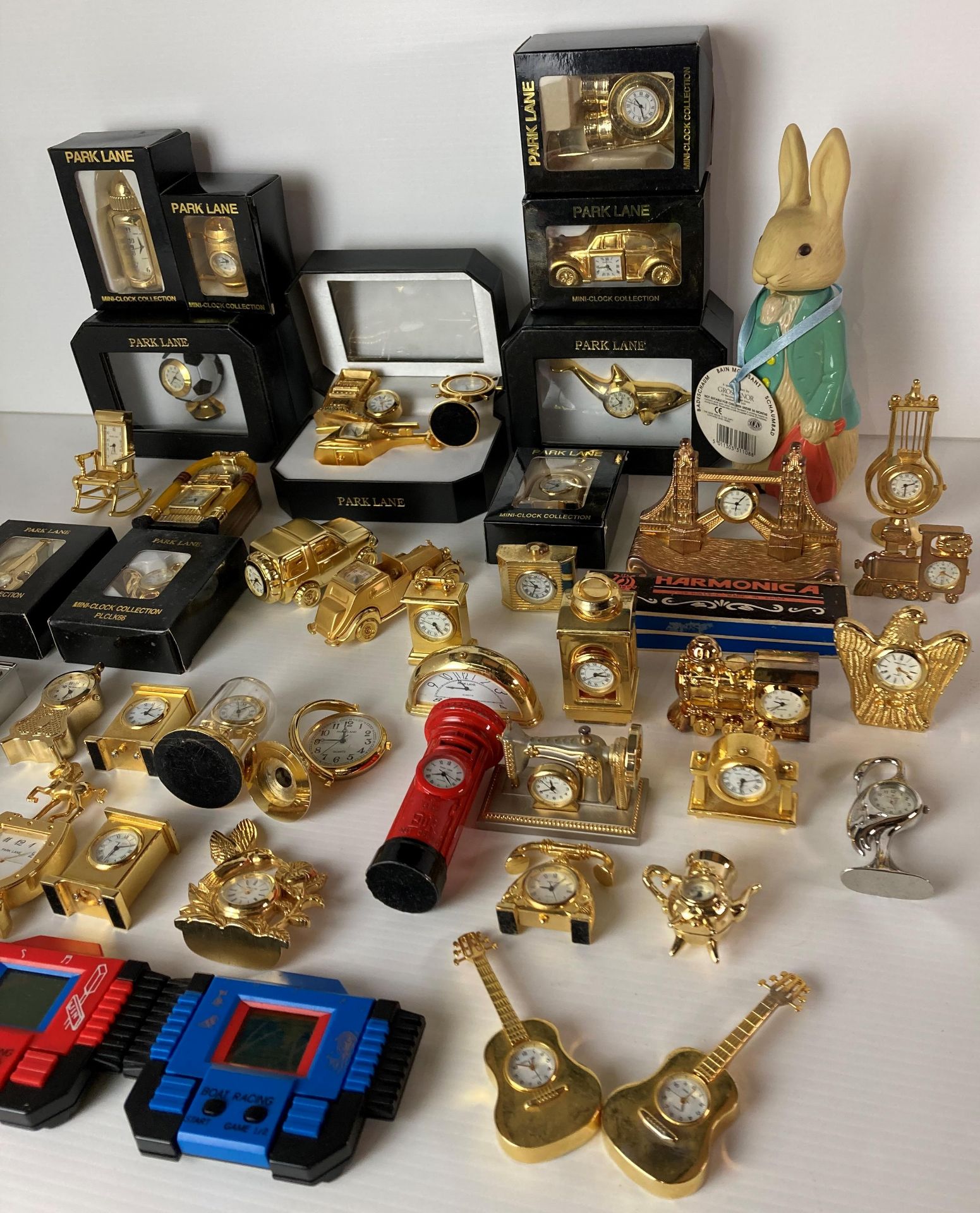 Forty assorted miniature gold tone clocks by Parklane, Empress, etc - including Kingfisher, Eagle, - Image 3 of 3