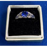 9ct gold Art Deco style sapphire ring in yellow and white gold, size N. Weight: 2.