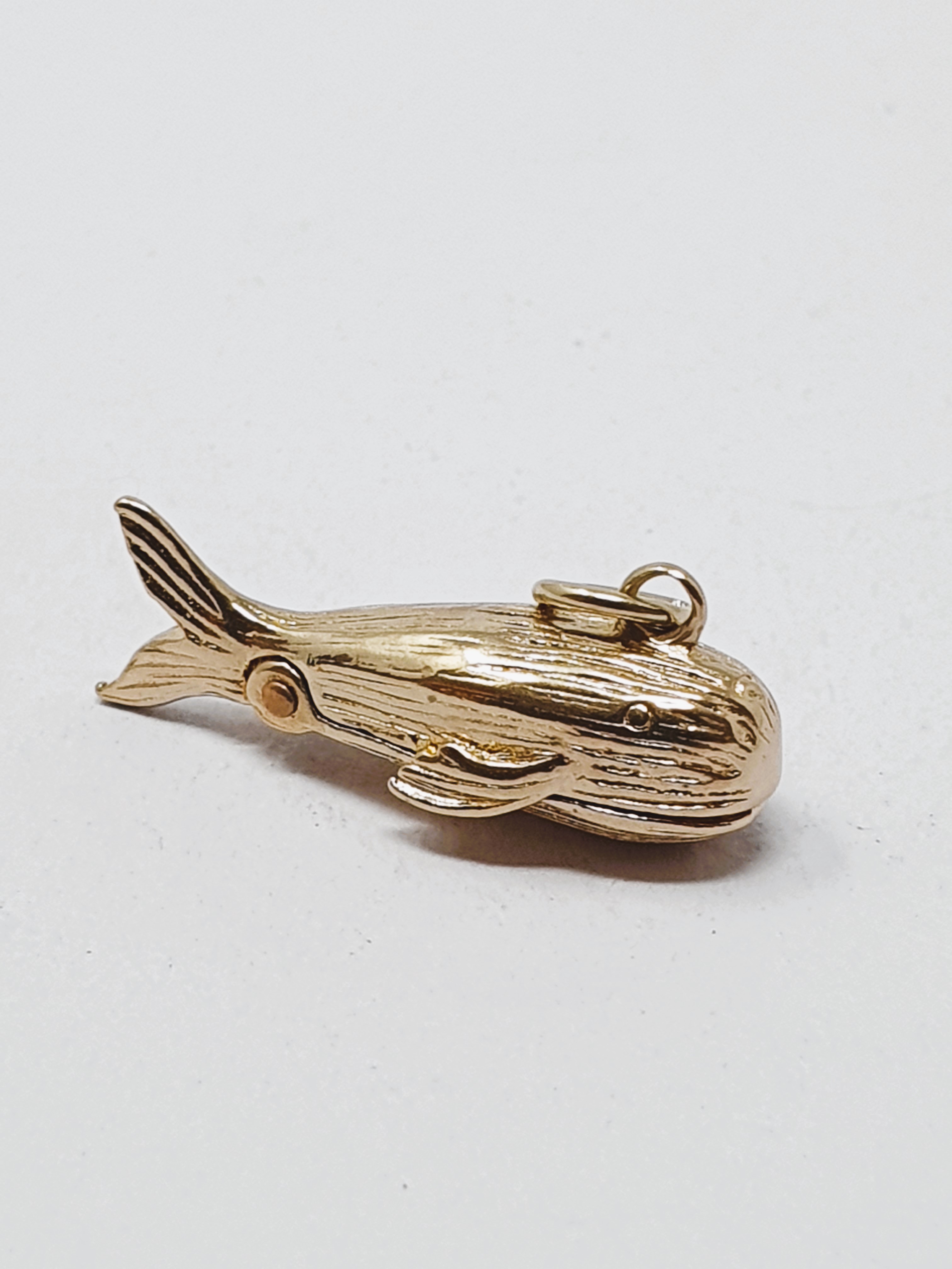 9ct gold vintage Jonah in whale charm, gross weight 2.
