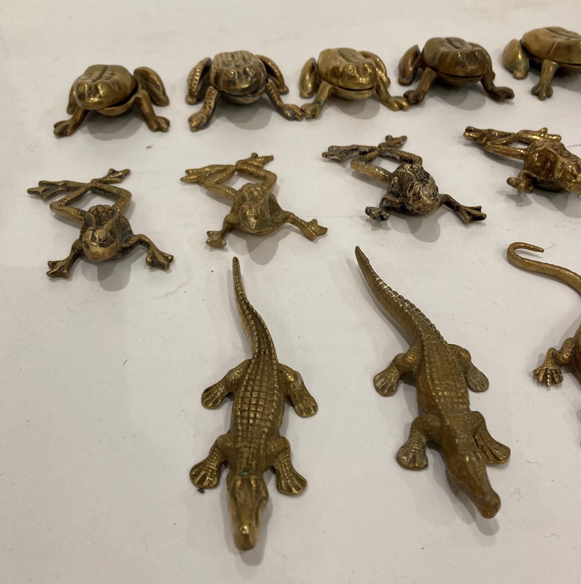 Seventeen brass animals including twelve frogs/toads, crocodiles and lizards, - Image 2 of 4