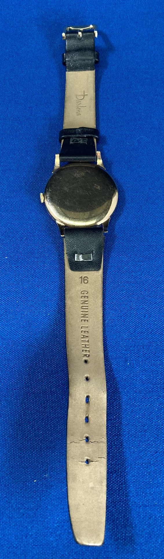9ct gold (375) Milus special flat Darchock 17 jewels wrist-watch with black leather strap - working - Image 4 of 4