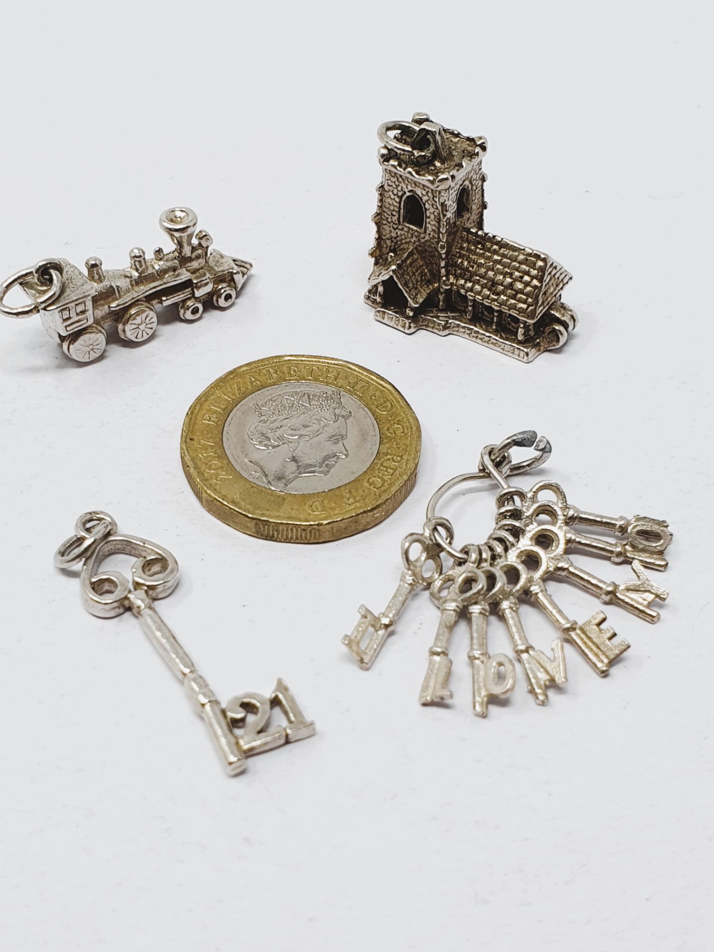 Sterling silver selection of fifteen vintage charms, including 3d coin in mount, 21 Key, - Image 3 of 3