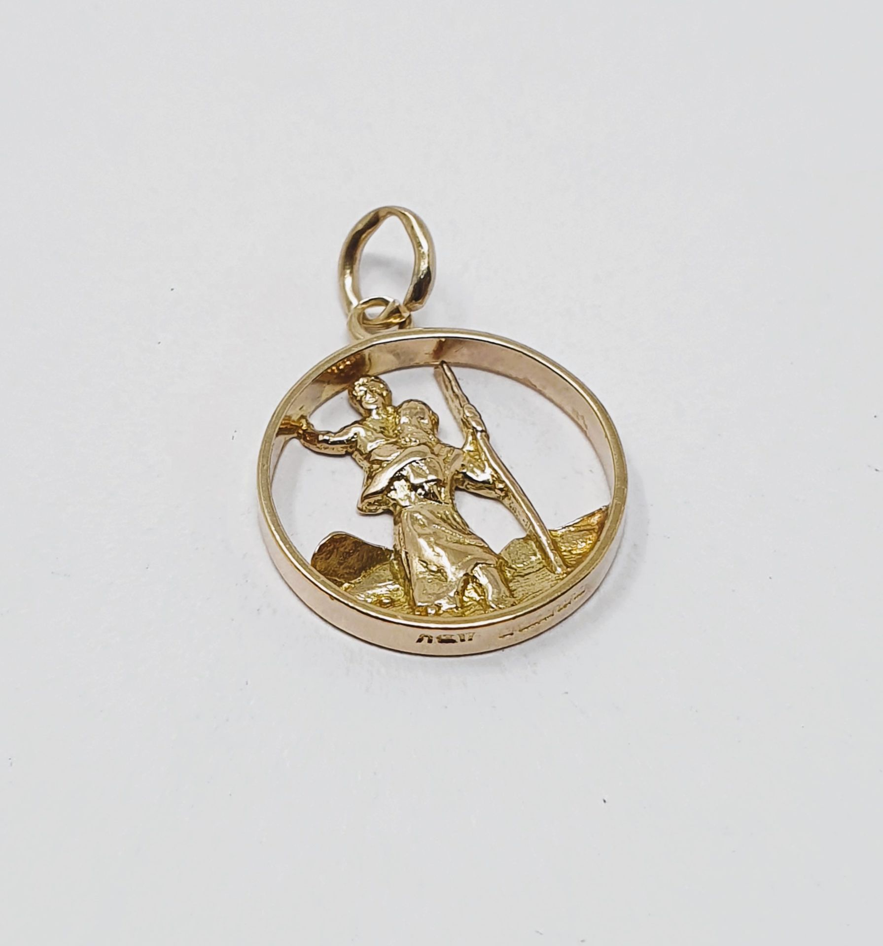 9ct gold vintage St Christopher charm, gross weight 1.