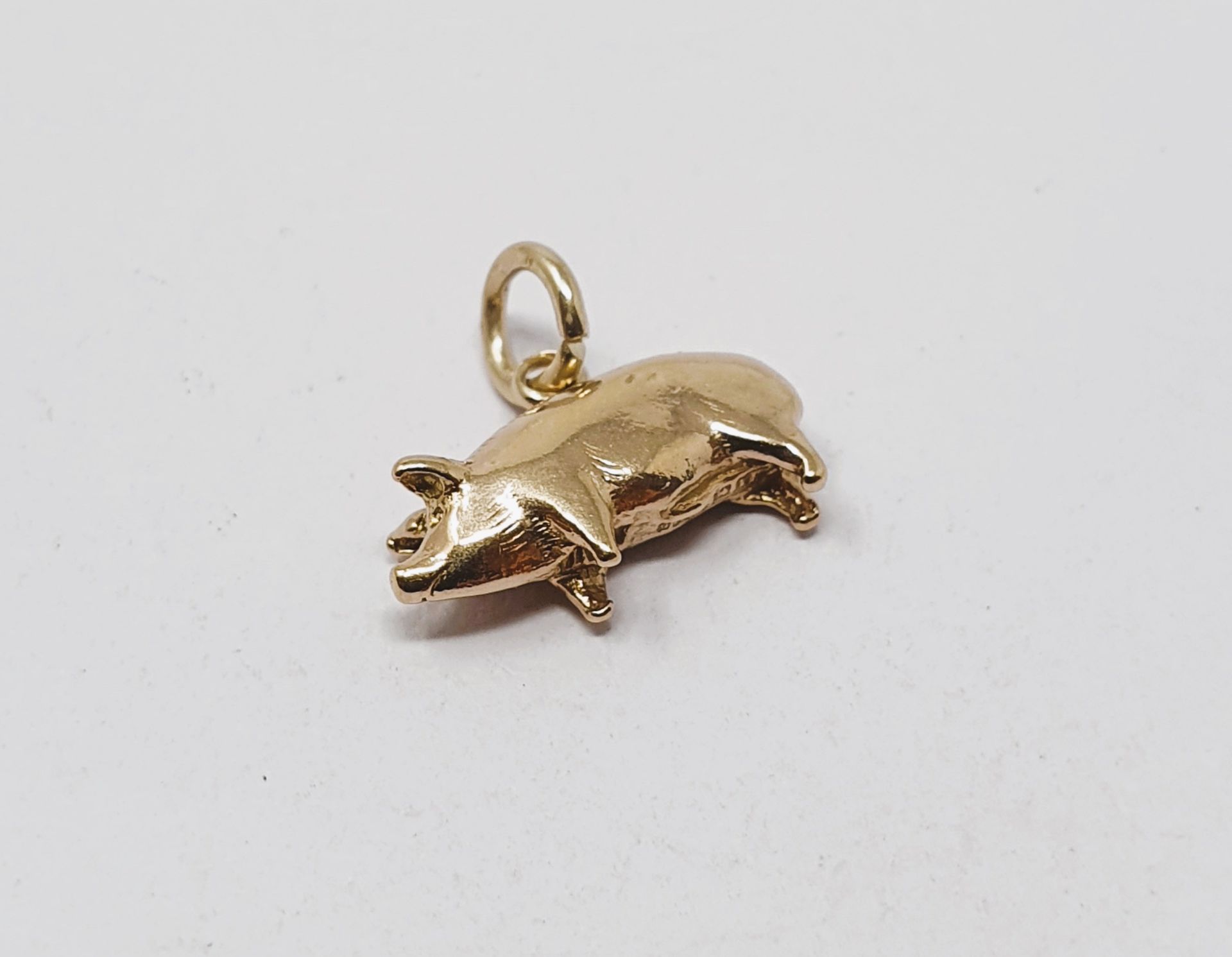 9ct gold vintage pig charm, gross weight 2. - Image 2 of 2