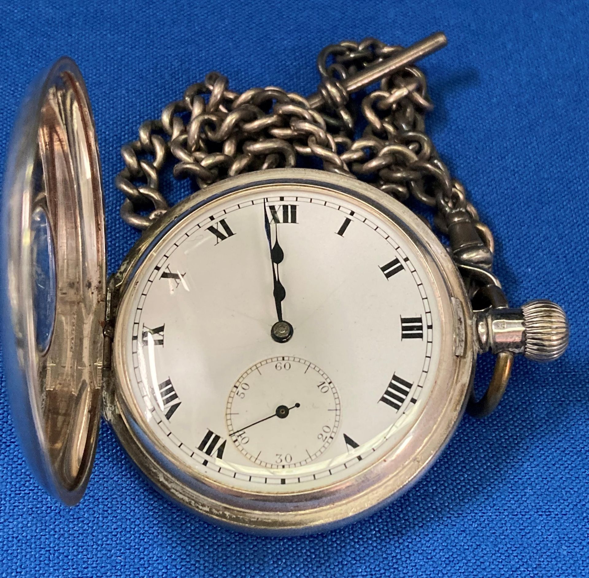 A silver (hallmarked) pocket watch by JWB London 1939 and a vintage silver (hallmarked) fob T-bar - Image 3 of 5