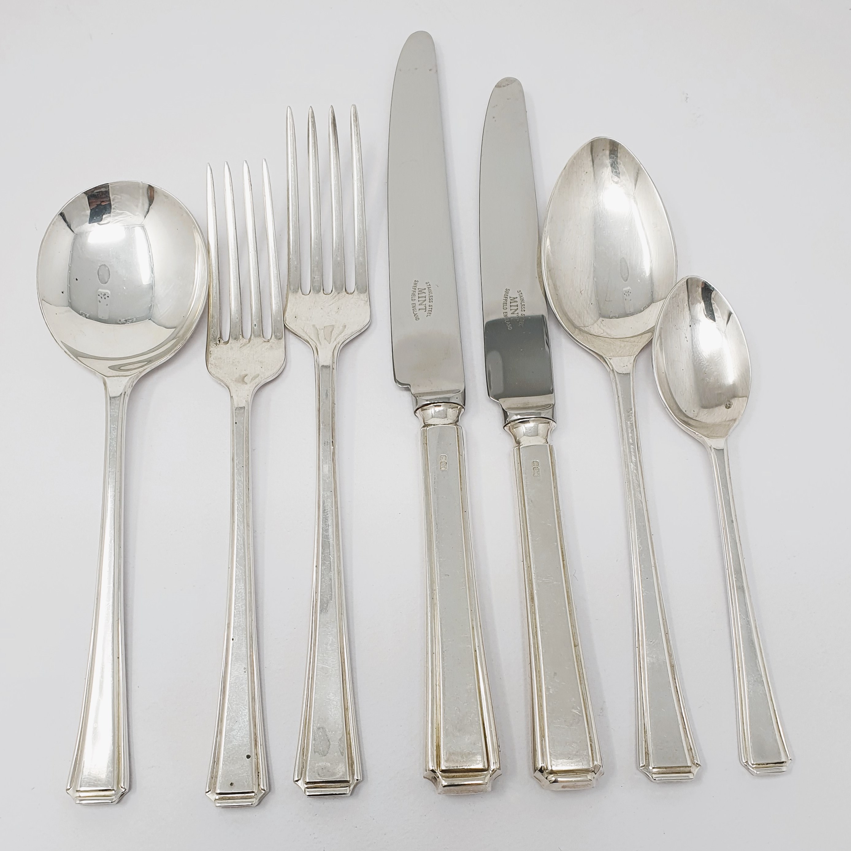 Sterling silver Canteen by Birmingham Mint for six persons, 44 piece; six each table knives, - Bild 2 aus 4