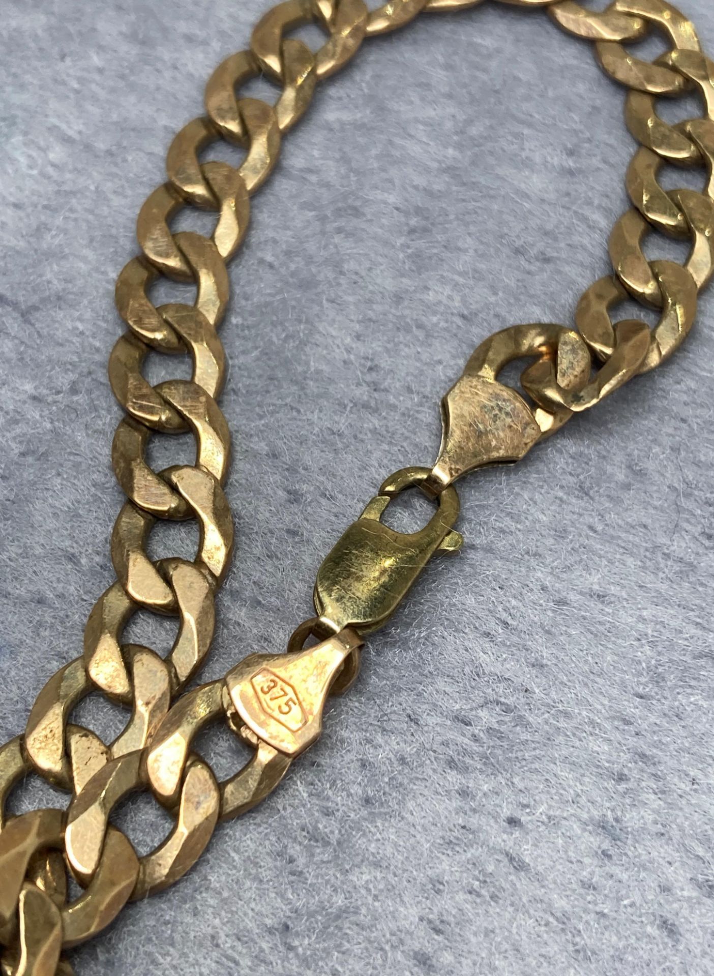 9ct gold (375) link bracelet, 8" long. - Image 2 of 3