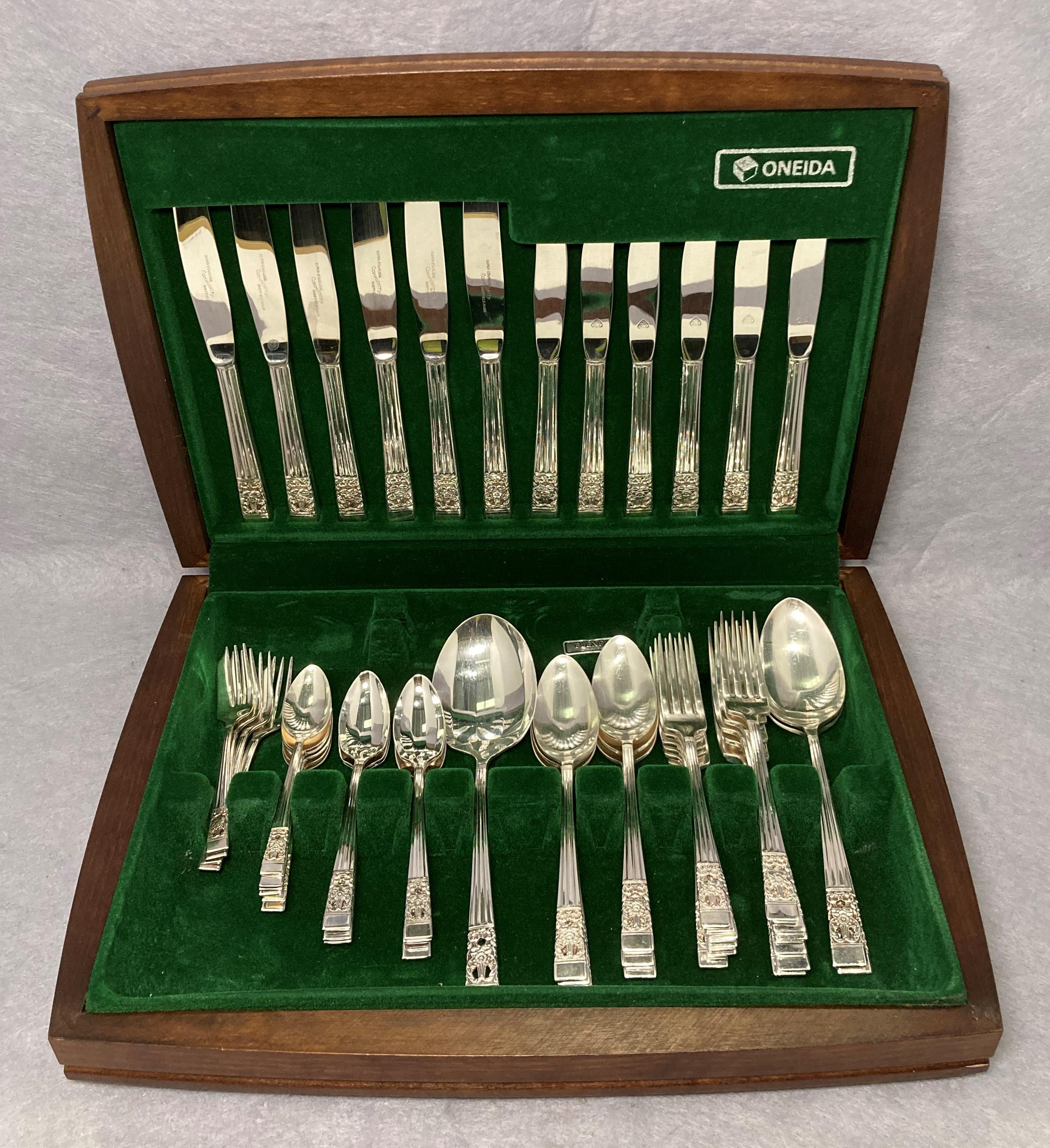 Oneida mahogany case 49-piece community canteen of cutlery (saleroom location: S3 T1)