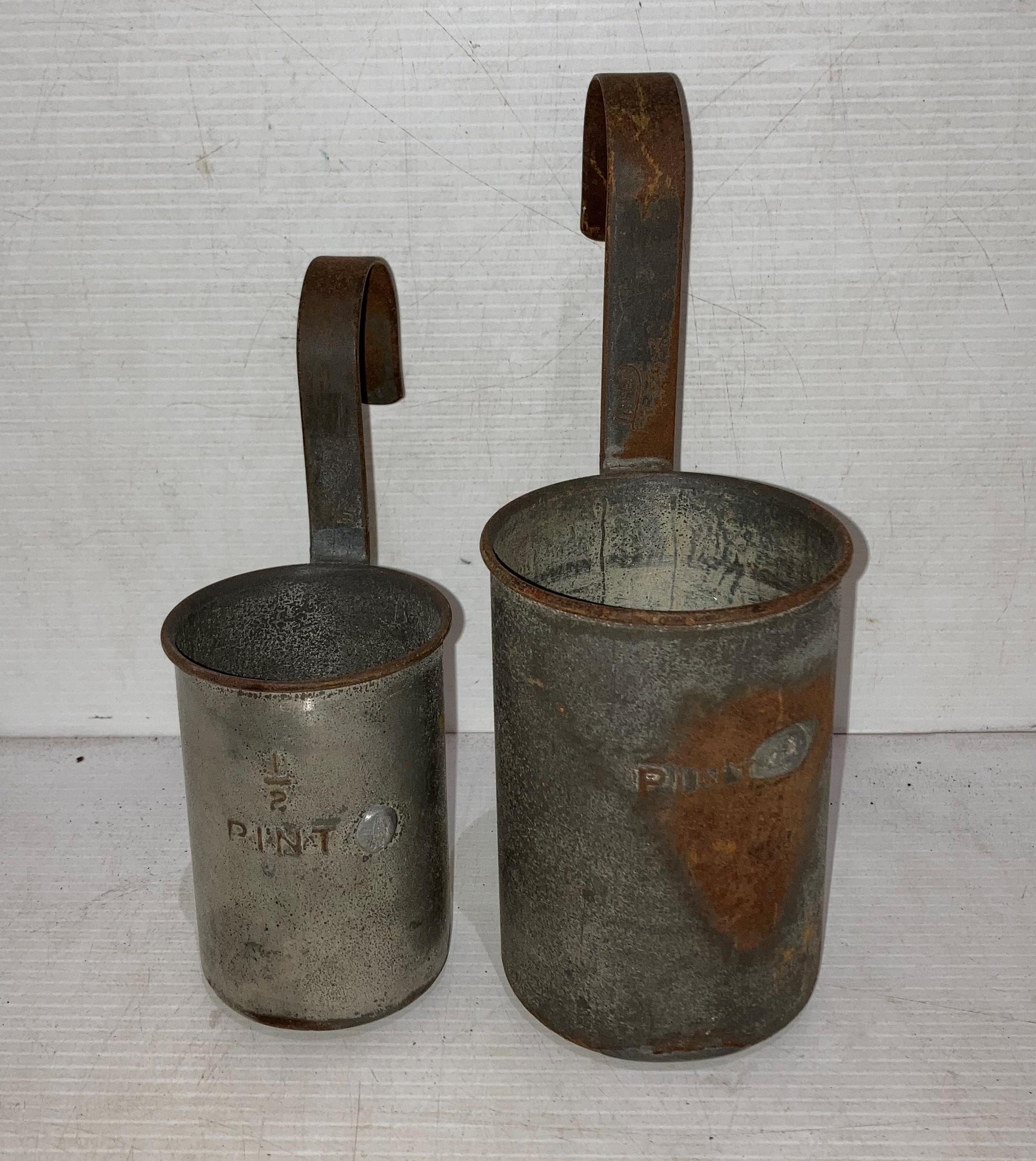 Contents to two vintage metal ½ pint measuring tubs, - Image 3 of 3