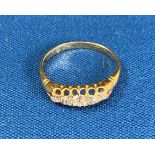 18ct gold vintage diamond ring set with five diamonds and pierced head, size O. Weight: 2.