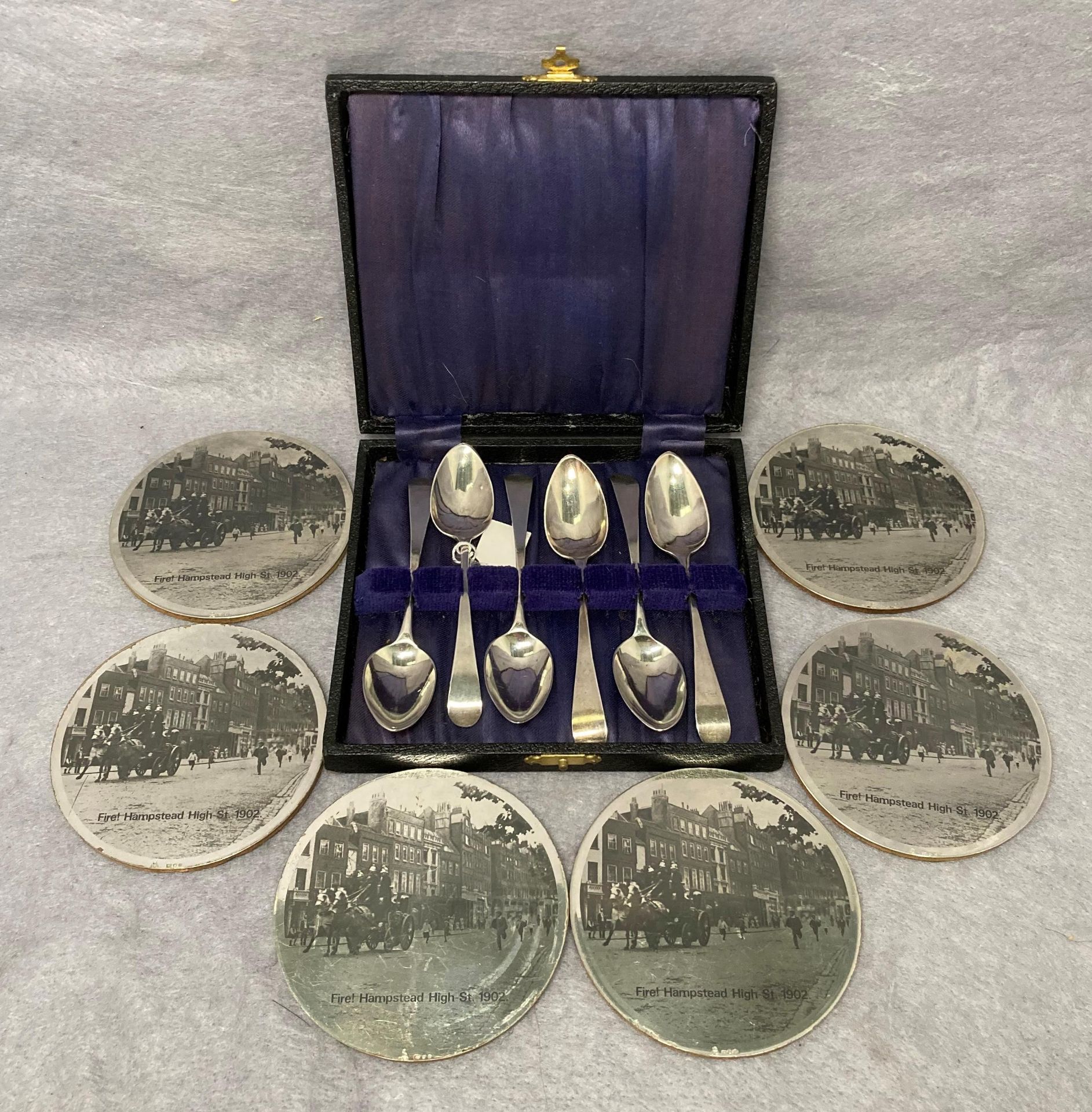 Set of six silver hallmarked teaspoons in fitted case (1804, London?) 2.