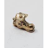 9ct gold vintage lady in shoe charm, gross weight 2.