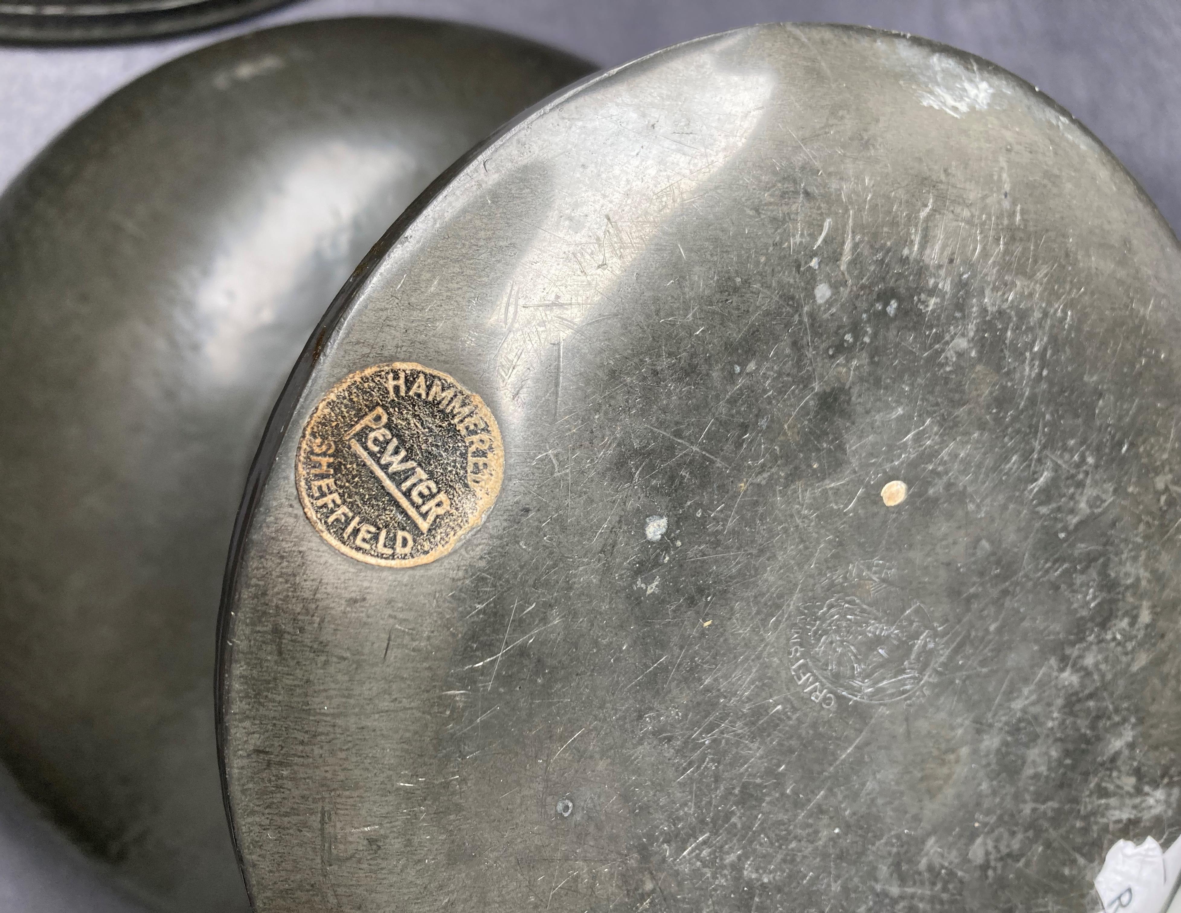 A Tudric Pewter bowl (27cm diameter) ref no: 01243, a Sheffield Pewter bowl on stand (26cm diameter, - Image 3 of 6