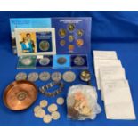 Contents to tray - assorted coins including Six Pence pieces, Shillings, Crowns, 1982 uncirculated,