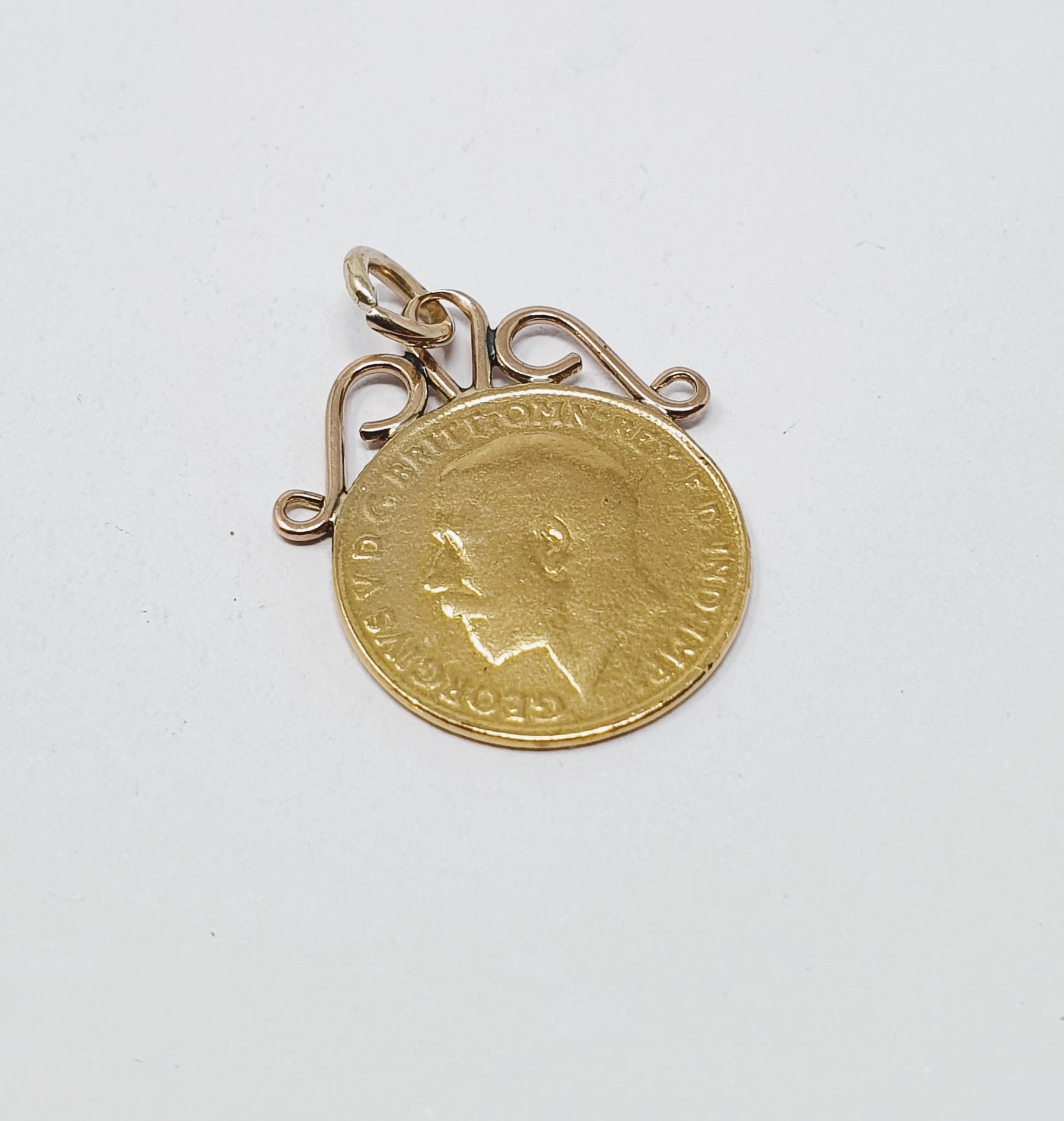 1914 half-sovereign charm with 9ct scroll top, gross weight 4. - Image 2 of 2