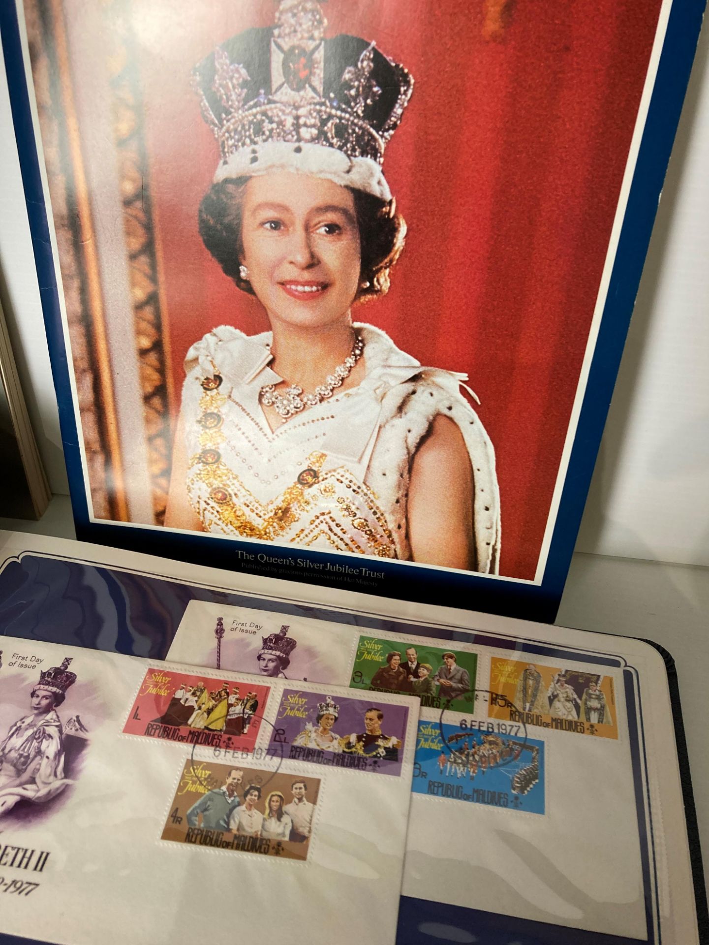 Two Queen Elizabeth II Silver Jubilee First Day Cover Albums by Postal Heritage Society and two - Image 3 of 7