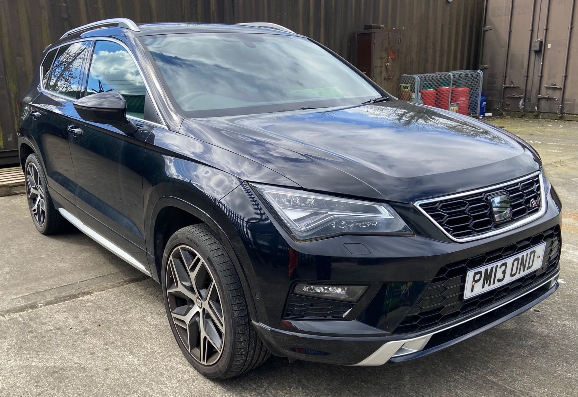 SEAT ATECA (YOM 2019) FR SPORT TSi 4 DRIVE 2.0 five door hatchback - petrol - black. - Image 2 of 13