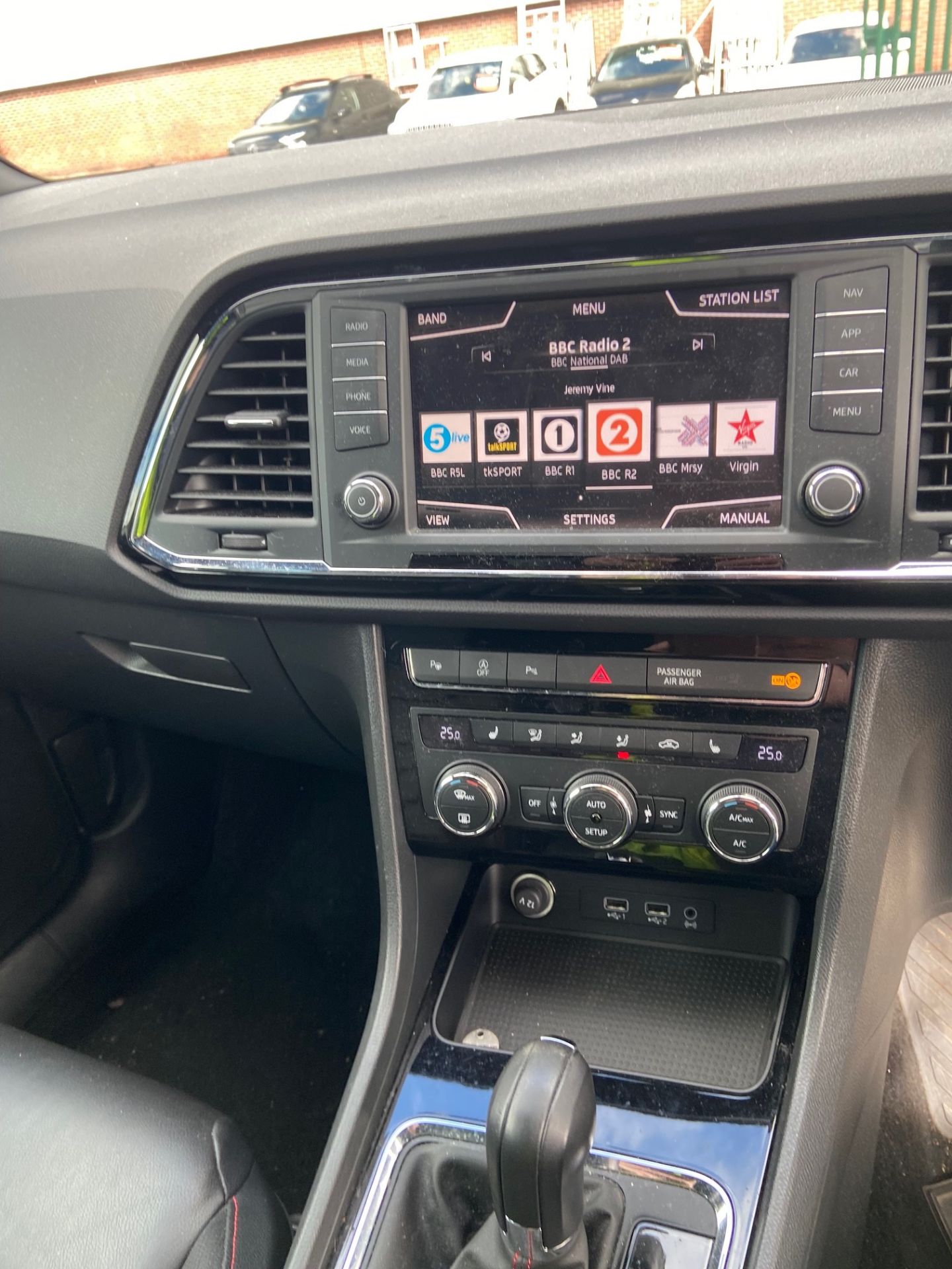 SEAT ATECA (YOM 2019) FR SPORT TSi 4 DRIVE 2.0 five door hatchback - petrol - black. - Image 8 of 13