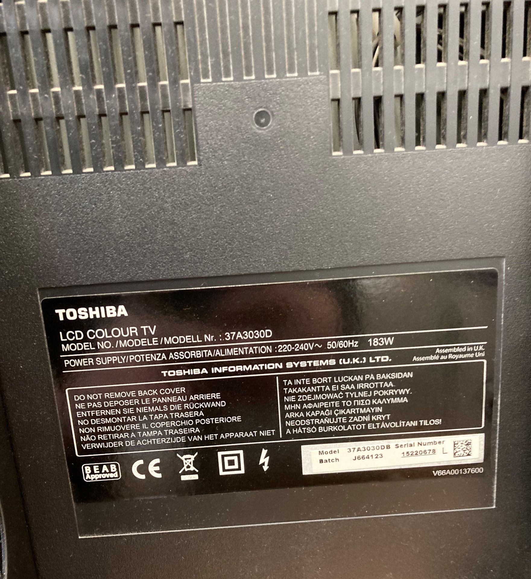 Toshiba 37" LCD colour TV, - Image 2 of 2