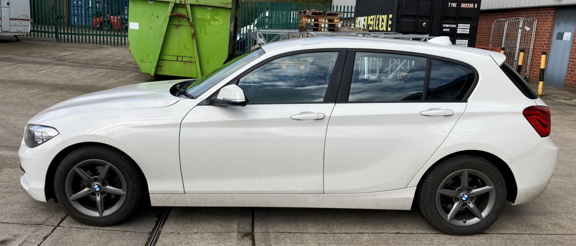 BMW 116d five door hatchback - diesel - white - dark grey cloth interior, with alloy wheels. - Image 3 of 11